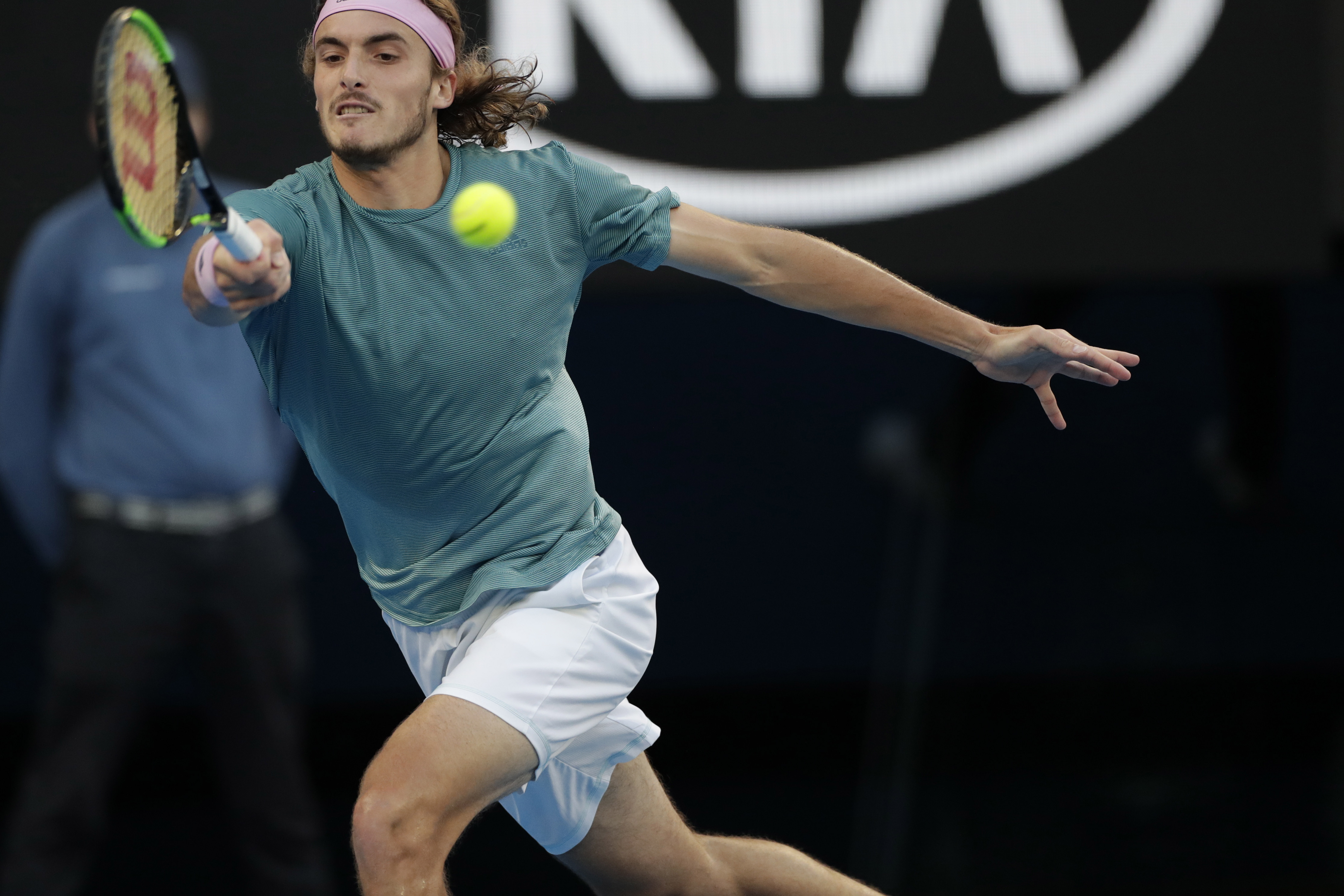 爱游戏大厅-法网逆转澳网，西西帕斯惊艳四座