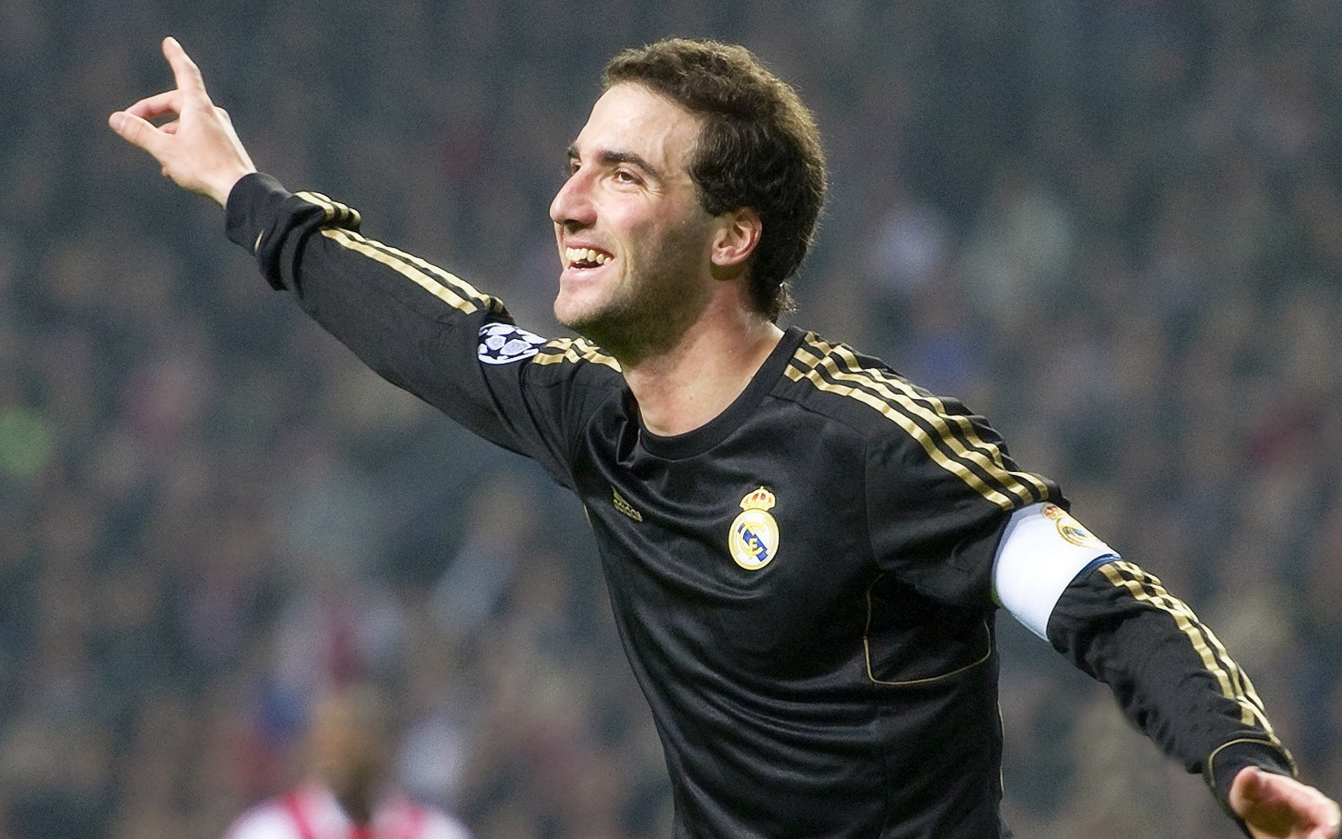 爱游戏官方入口-穆勒的黄昏与非洲的黎明，当喀麦隆绝杀改写足球史