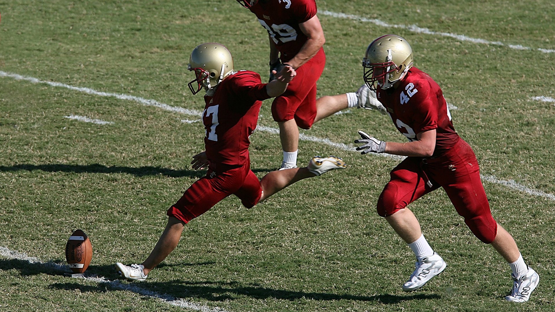 德甲争冠战焦点战，当芬兰轻取挪威的战术智慧照亮足球哲学